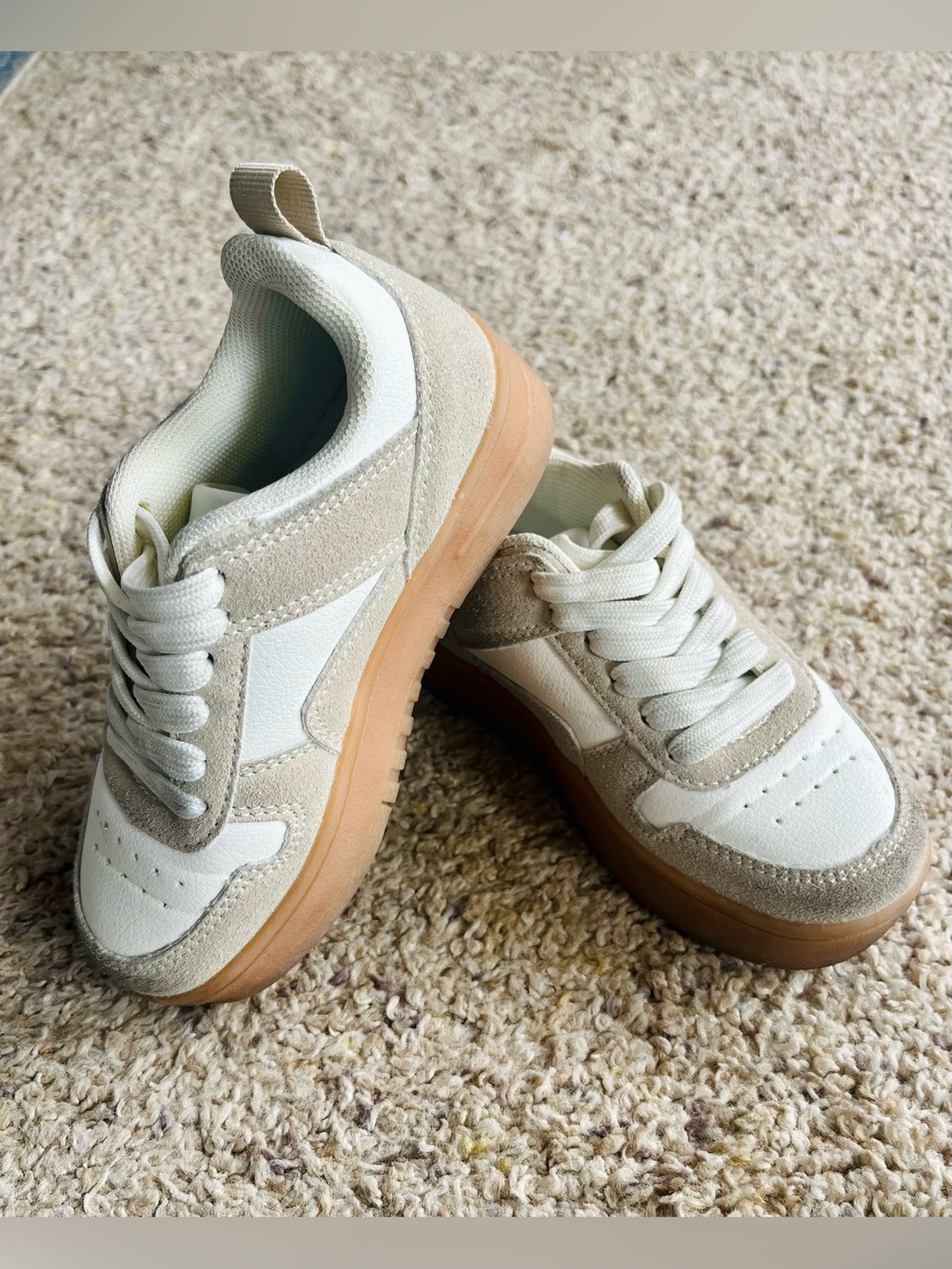 Link Kids Low-Top Sneakers in Cream, Tan and Gum - Size 9